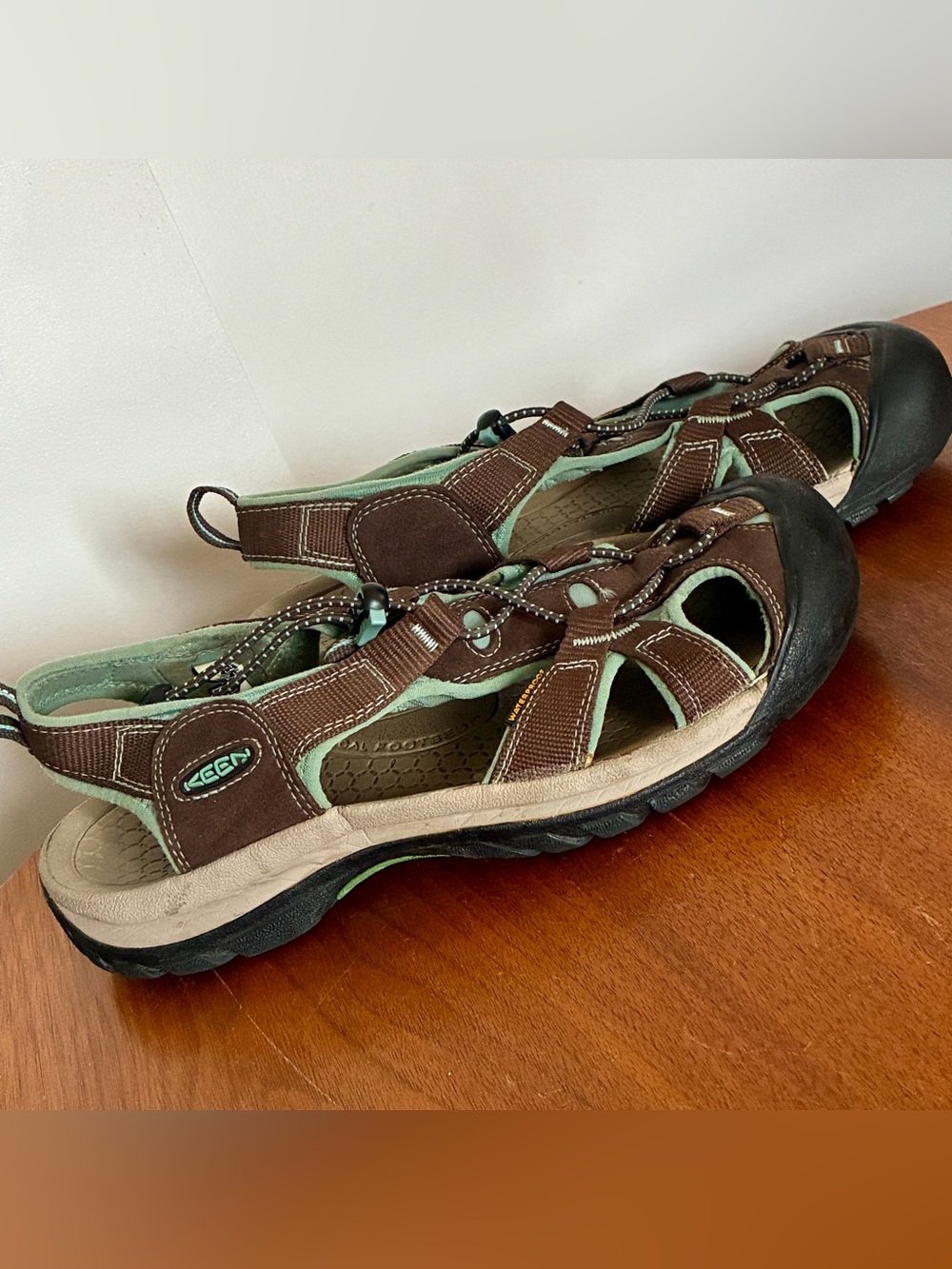 Keen Newport H2 Women’s Brown Leather Closed-Toe Water Hiking Sandals Waterproof